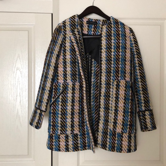 Jackets & Blazers - Collarless coat with front pockets.